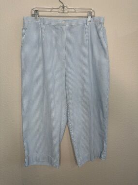 Alfred Dunner Blue & White Seersucker Cropped Pants